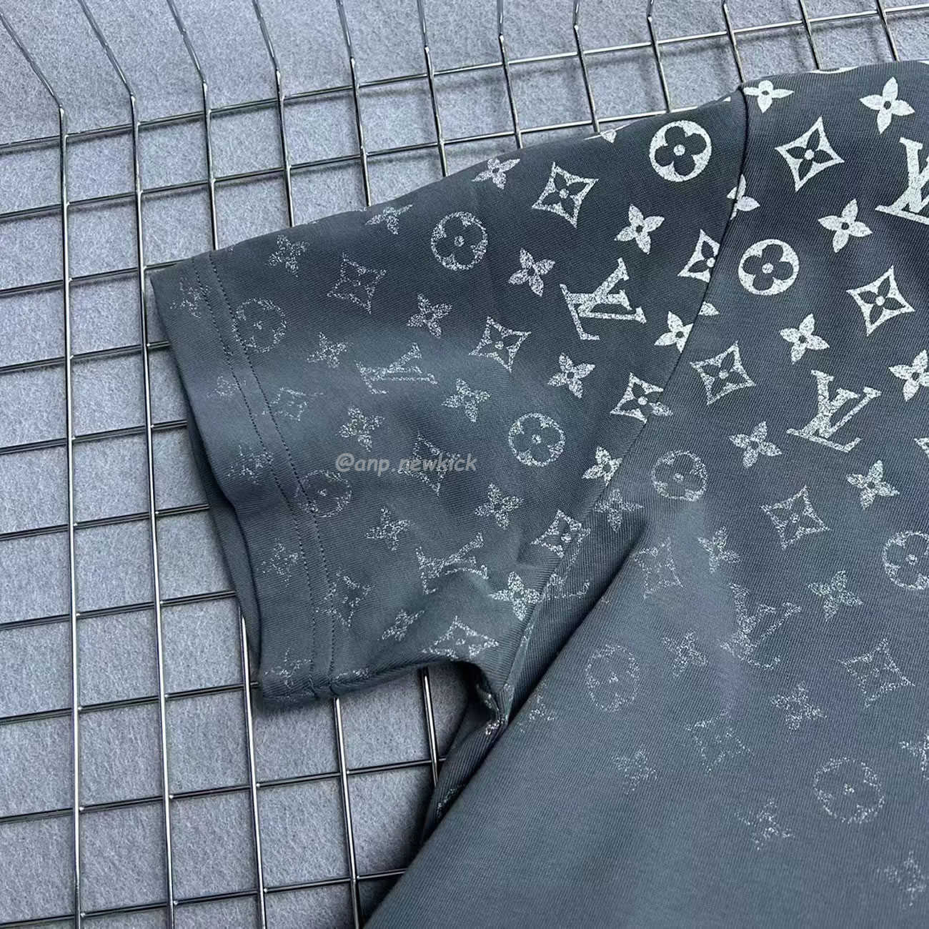 Louis Vuitton Lv Gradient Cotton T Shirt (7) - newkick.cc